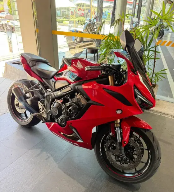 Honda CBR650R: общий вид