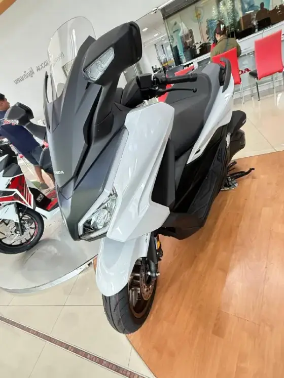 Honda Forza 350, photo 2 of 3