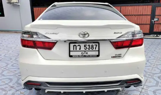 Toyota Camry, photo 4 of 5