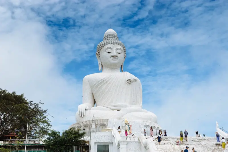 The white Big Buddha statue on Nakkerd Hill